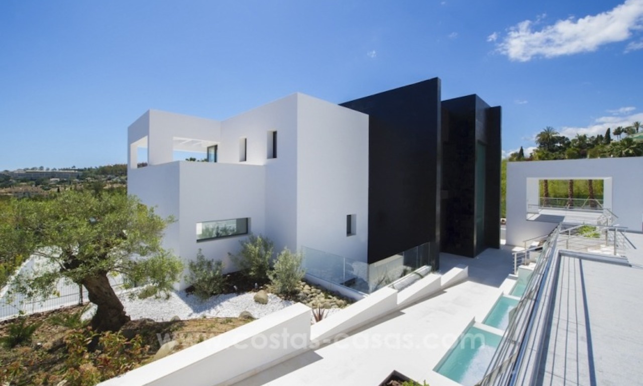 Modern Designer Villa Recently constructed for sale in Nueva Andalucía, Marbella 8