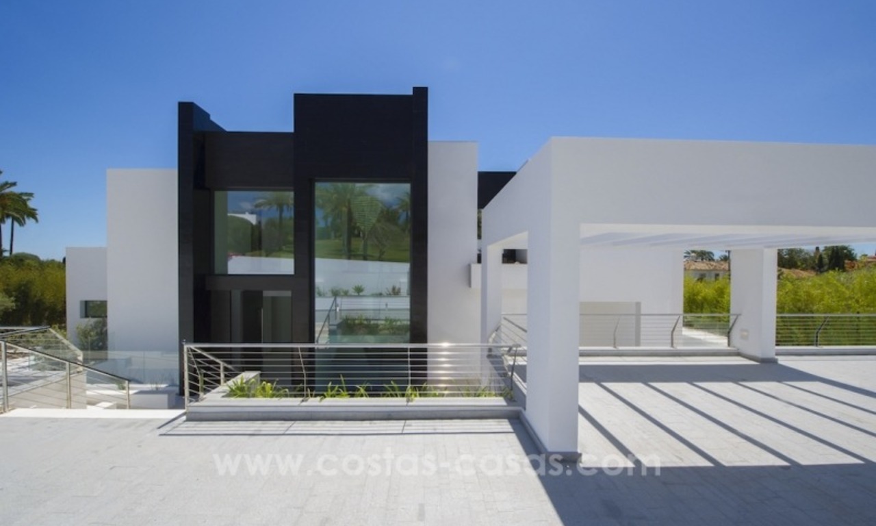 Modern Designer Villa Recently constructed for sale in Nueva Andalucía, Marbella 9