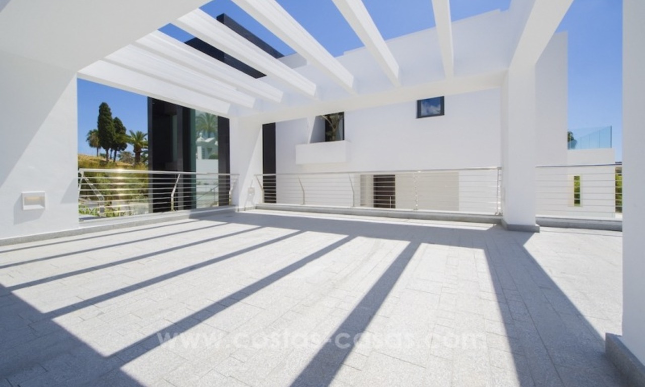 Modern Designer Villa Recently constructed for sale in Nueva Andalucía, Marbella 11