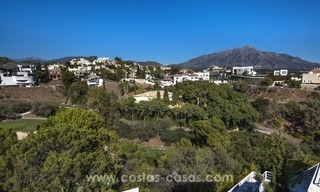 Contemporary golf villa for sale with splendid sea view in an up-market area of Nueva Andalucia - Marbella 27