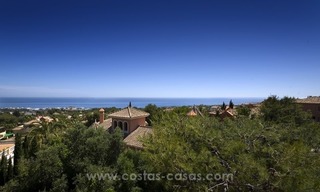 For sale in Marbella: Superb Sierra Blanca Villa with Guest Villa & Tennis Court 17