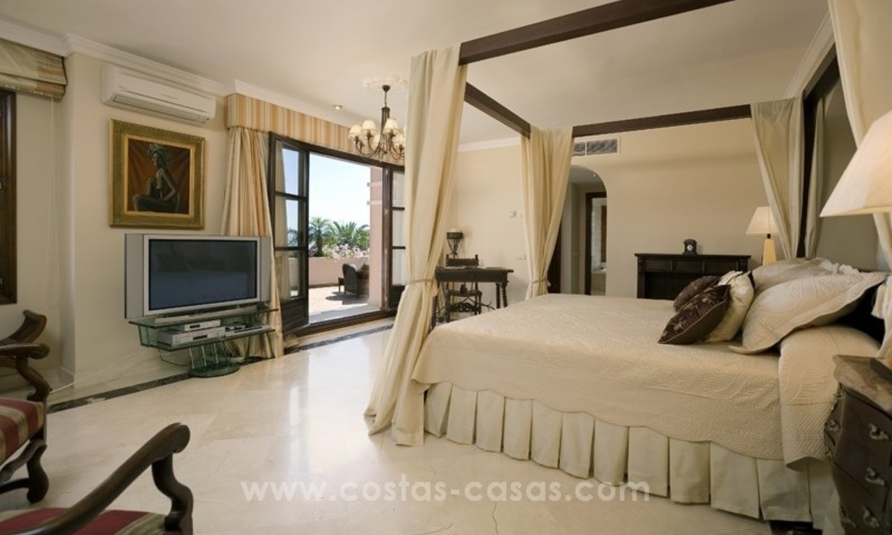 For sale in Marbella: Superb Sierra Blanca Villa with Guest Villa & Tennis Court 32