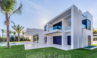 Modern designer Beach Side and golf villas for sale in Guadalmina, Marbella. Ready to move in. 29010 