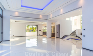Modern designer Beach Side and golf villas for sale in Guadalmina, Marbella. Ready to move in. 29013 
