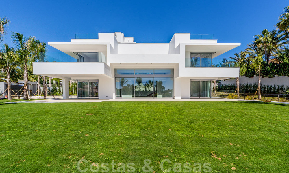 Modern second line Beach designer villa for sale in Guadalmin Baja, Marbella 29024