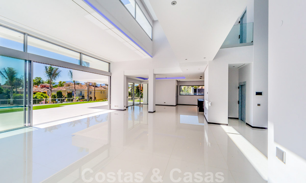Modern second line Beach designer villa for sale in Guadalmin Baja, Marbella 29026
