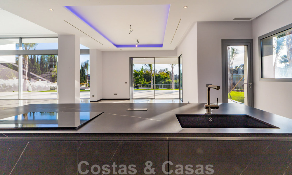 Modern second line Beach designer villa for sale in Guadalmin Baja, Marbella 29028