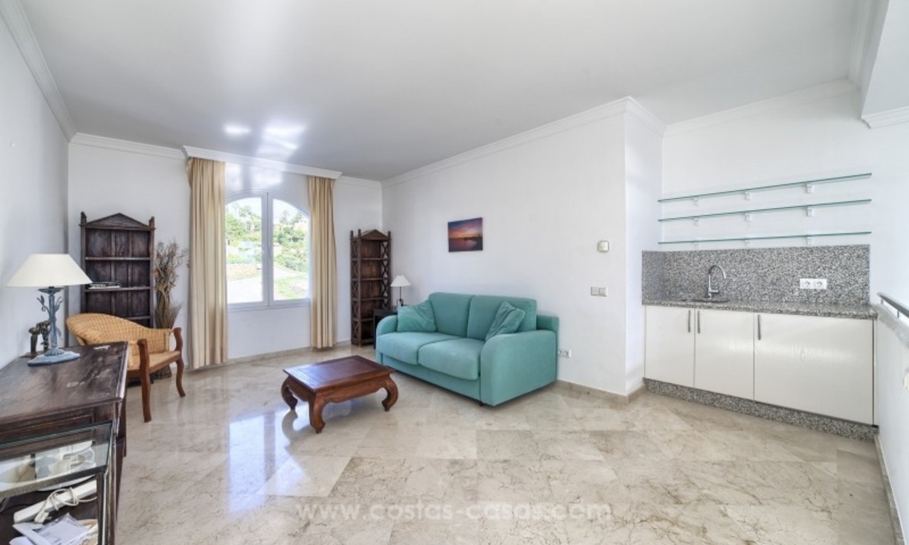 Spacious 4 bedroom penthouse apartment for sale in Benahavis - Marbella 12