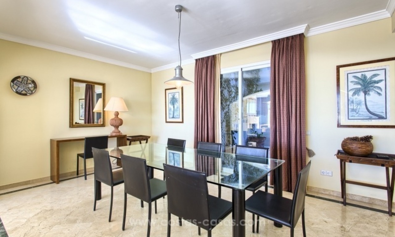 Spacious 4 bedroom penthouse apartment for sale in Benahavis - Marbella 10