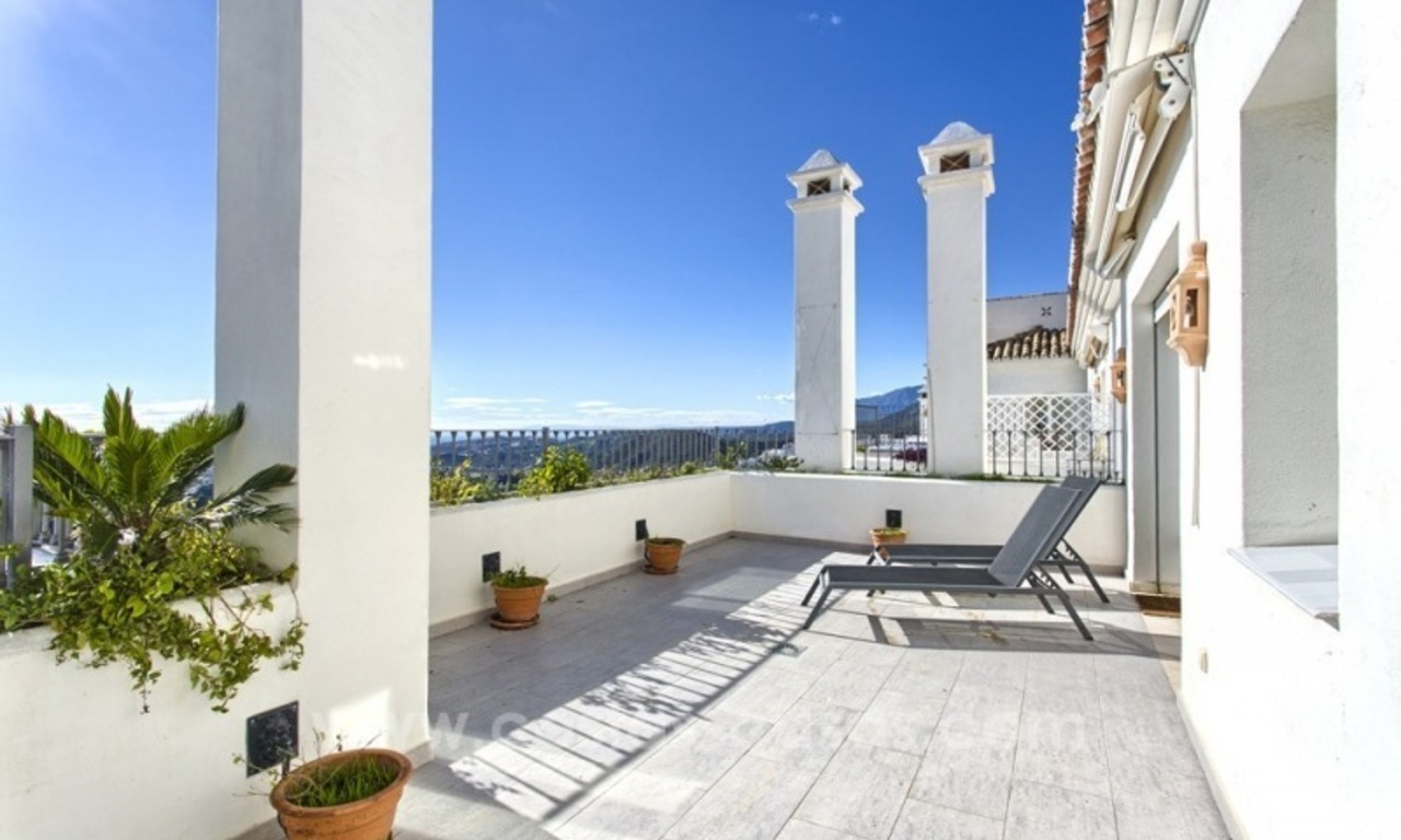 Spacious 4 bedroom penthouse apartment for sale in Benahavis - Marbella 7