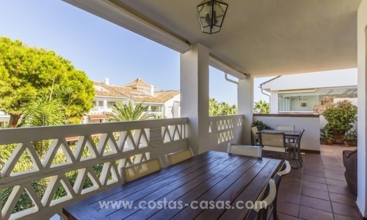 Penthouse apartment in first line beach for sale, on the Golden Mile of Marbella with 5-bedrooms 4