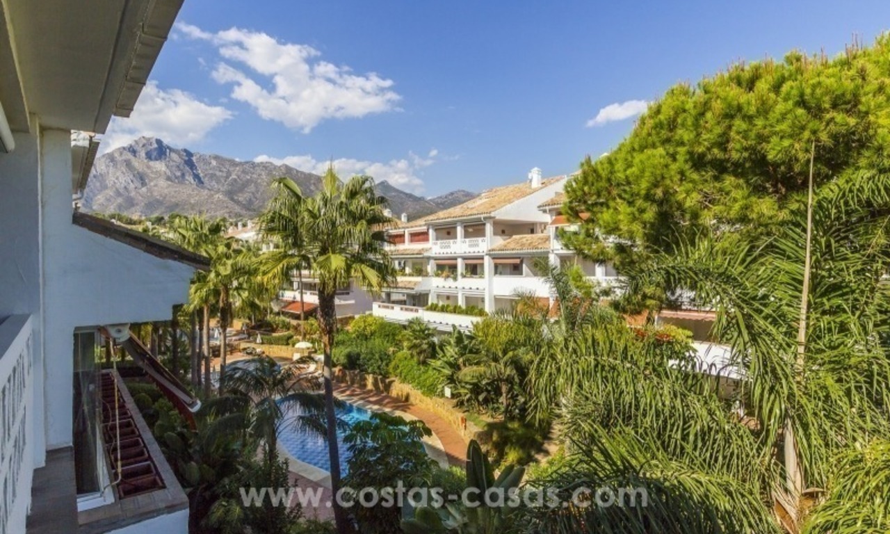 Penthouse apartment in first line beach for sale, on the Golden Mile of Marbella with 5-bedrooms 3