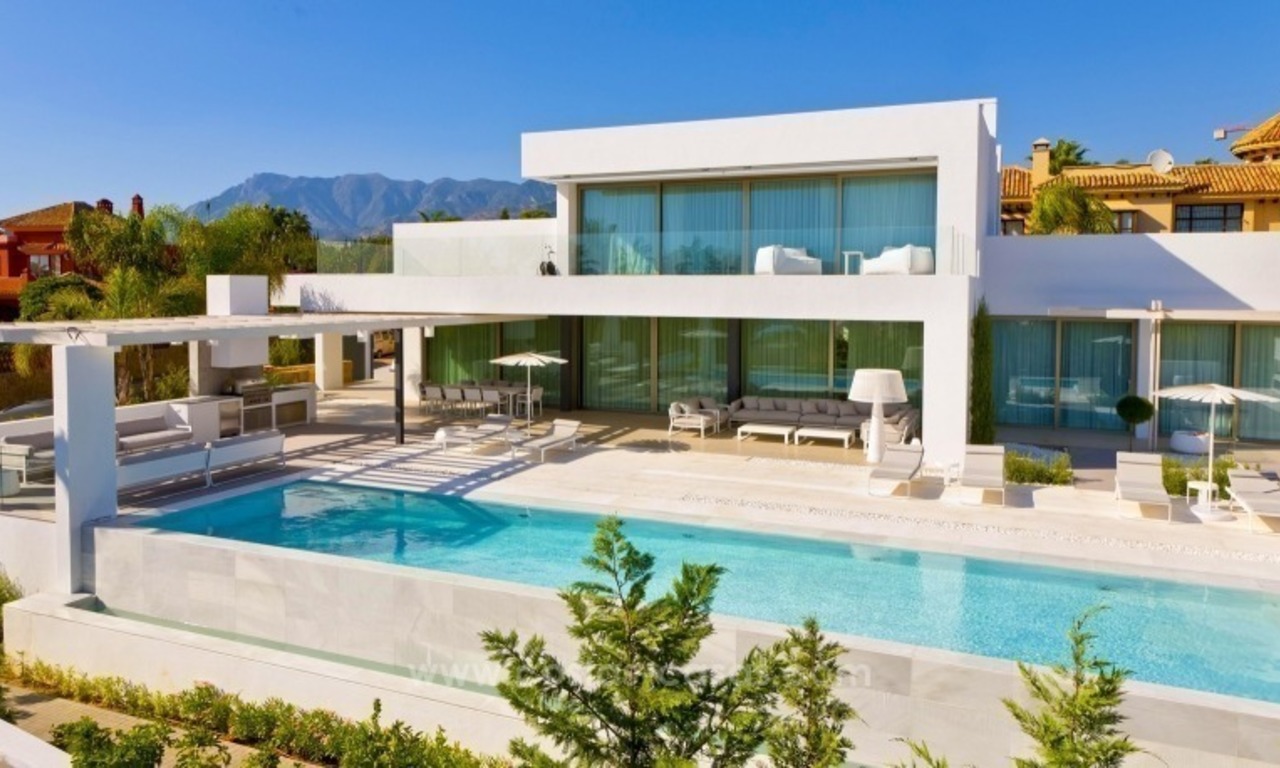 Modern Stunning Designer Beach Side Villa for sale in Marbella East 1
