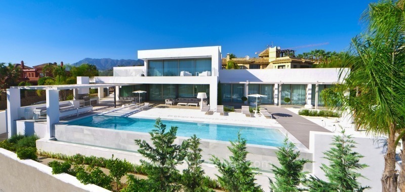 Modern Stunning Designer Beach Side Villa for sale in Marbella East