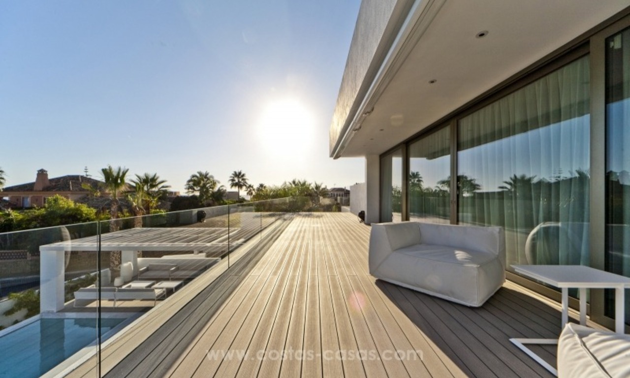 Modern Stunning Designer Beach Side Villa for sale in Marbella East 8