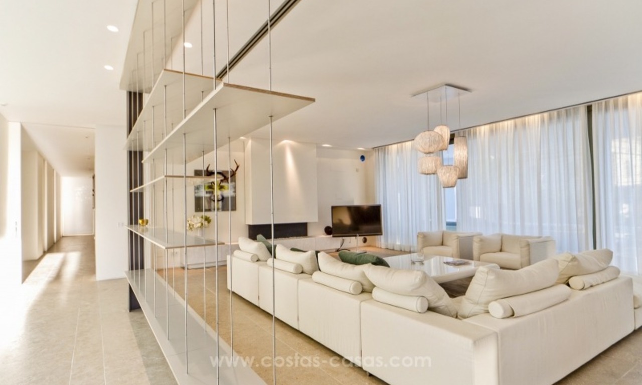 Modern Stunning Designer Beach Side Villa for sale in Marbella East 10