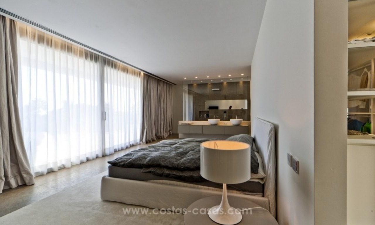 Modern Stunning Designer Beach Side Villa for sale in Marbella East 22