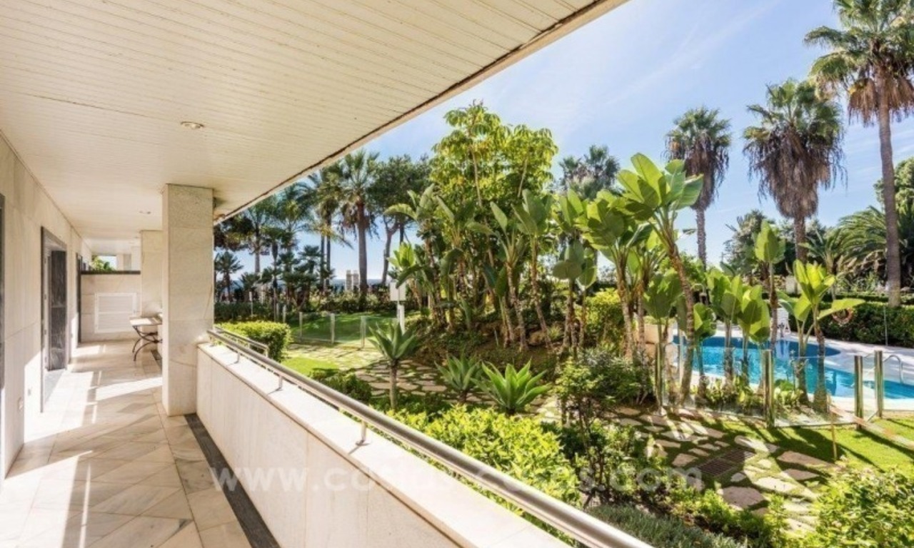 For Sale Apartment in Gran Marbella: frontline beach complex 3