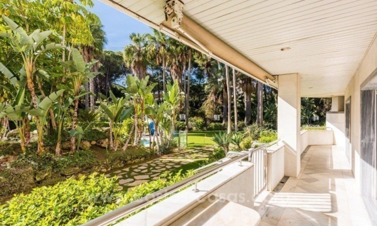 For Sale Apartment in Gran Marbella: frontline beach complex 4