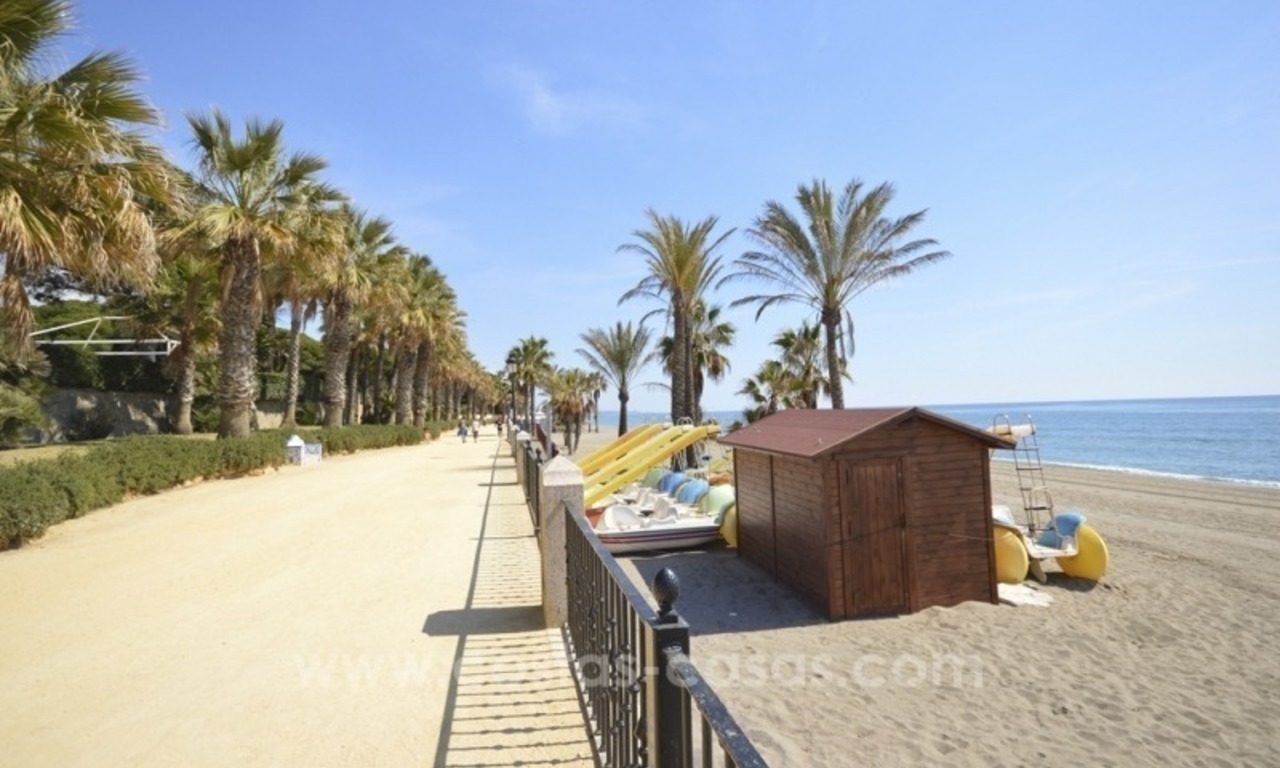 Beachside Townhouse for sale on the Golden Mile, Marbella 1