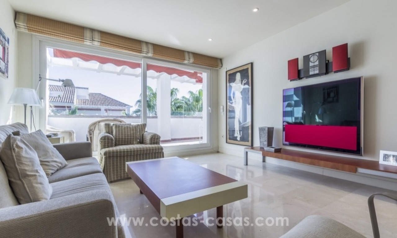 Very nice beachside Penthouse apartment for sale on the Golden Mile in Marbella 10