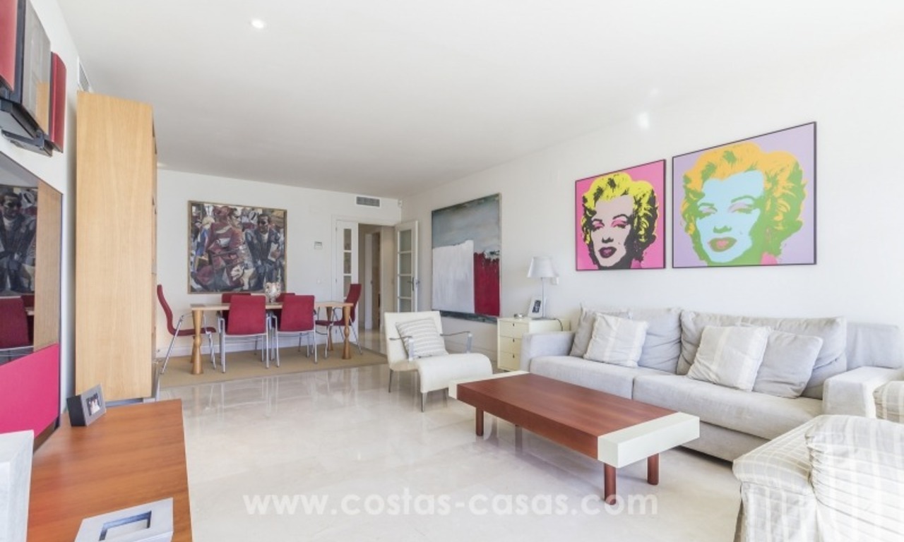 Very nice beachside Penthouse apartment for sale on the Golden Mile in Marbella 11