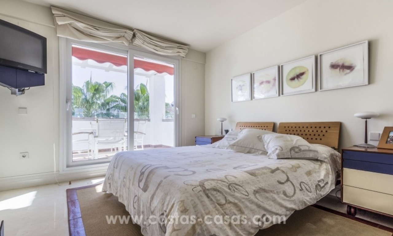 Very nice beachside Penthouse apartment for sale on the Golden Mile in Marbella 19