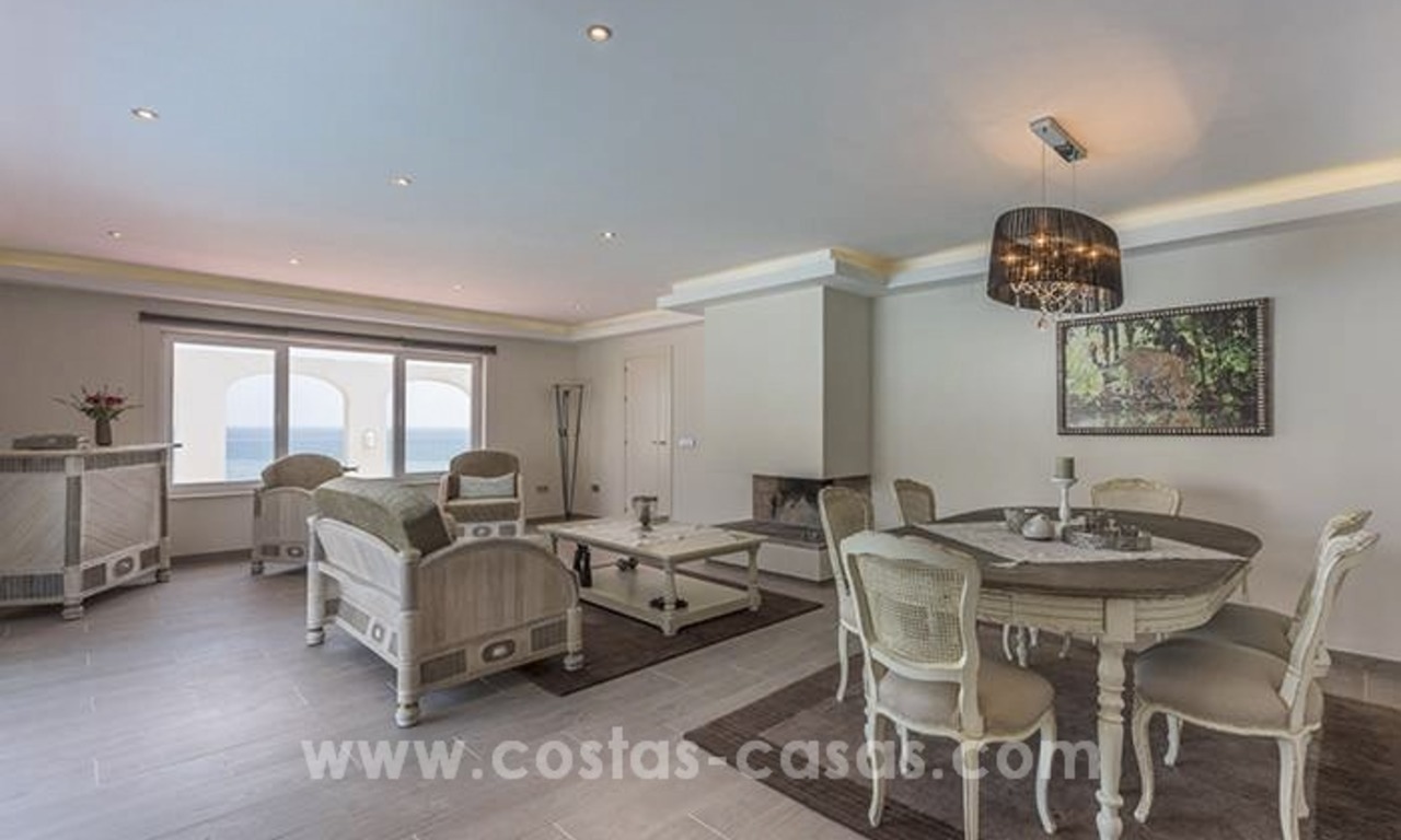 Beachfront luxury villa for sale in Mijas-Costa, Costa del Sol 8