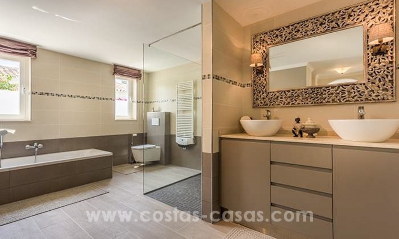 Beachfront luxury villa for sale in Mijas-Costa, Costa del Sol 12