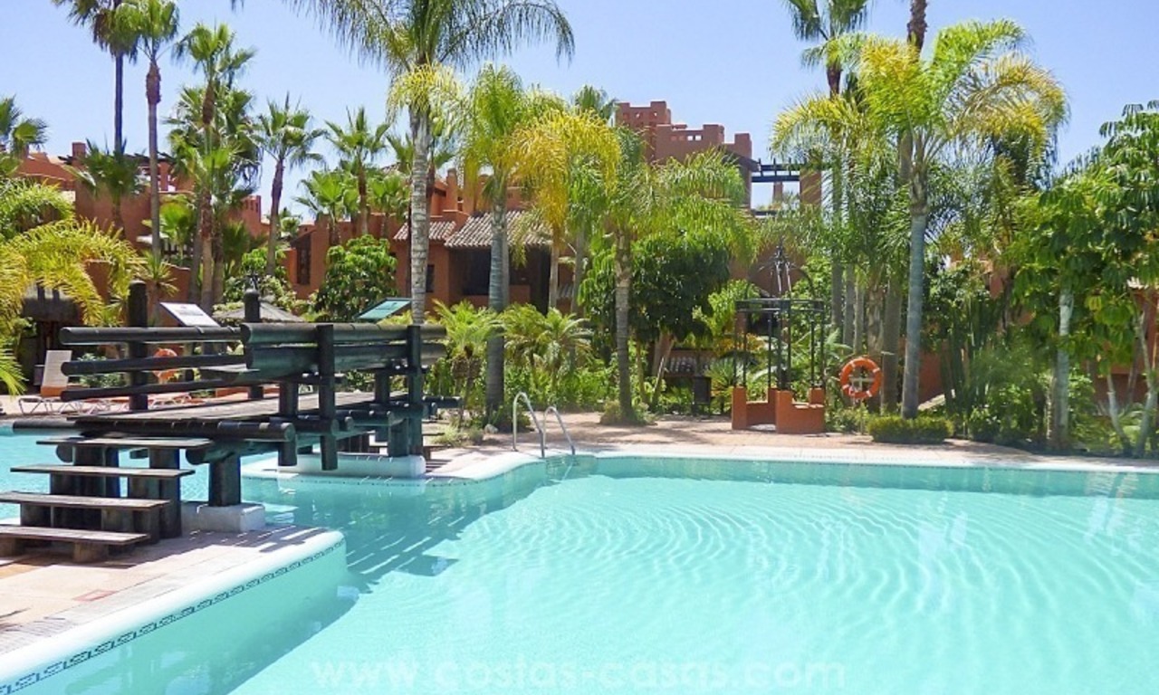Beautiful luxury apartment for sale near Puerto Banús in Nueva Andalucía, Marbella 20