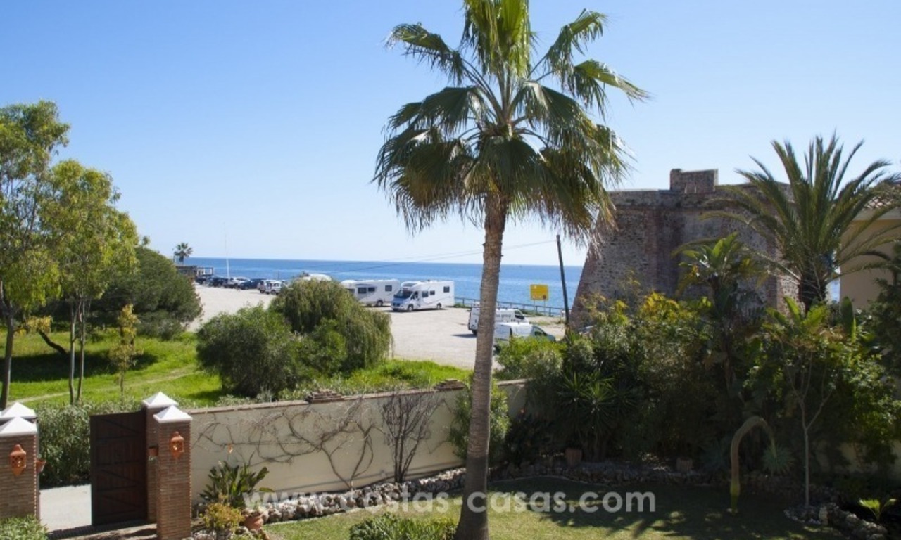 Immaculate second line beach villa for sale with sea views in Marbella East 38