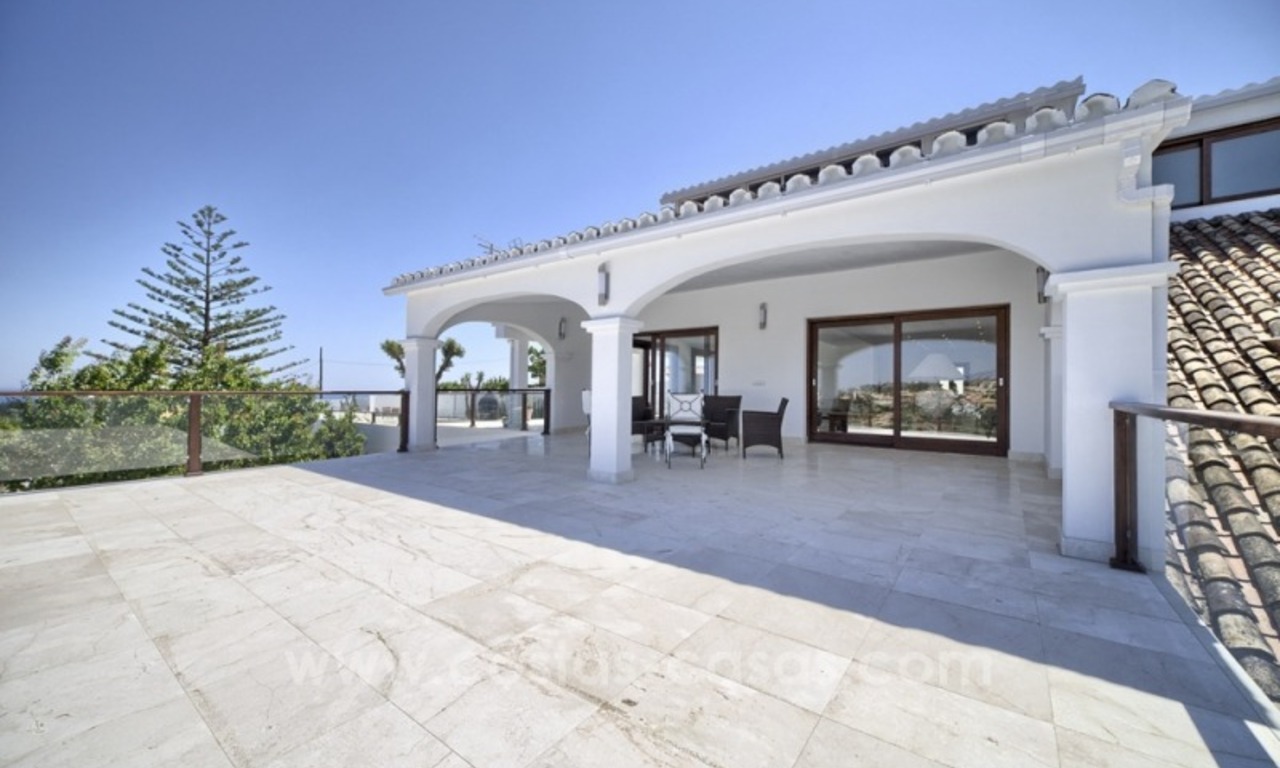 Contemporary renovated villa for sale, New Golden Mile, Marbella - Estepona 7