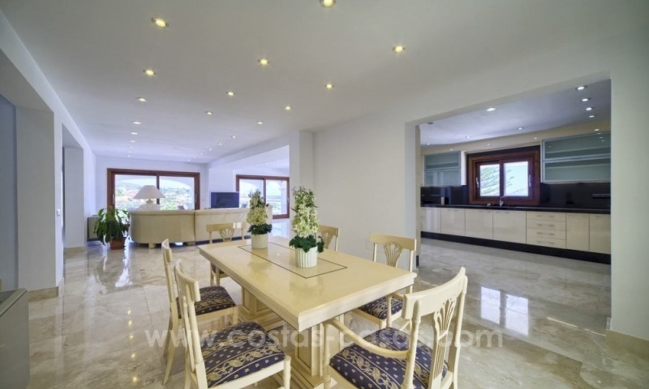 Contemporary renovated villa for sale, New Golden Mile, Marbella - Estepona 13