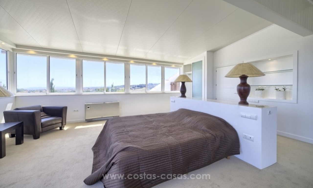 Contemporary renovated villa for sale, New Golden Mile, Marbella - Estepona 19