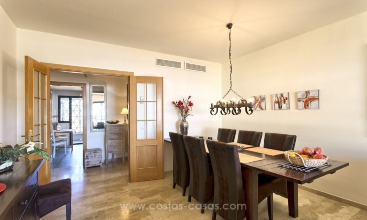Bargain apartment for sale, New Golden Mile, Marbella - Estepona 12