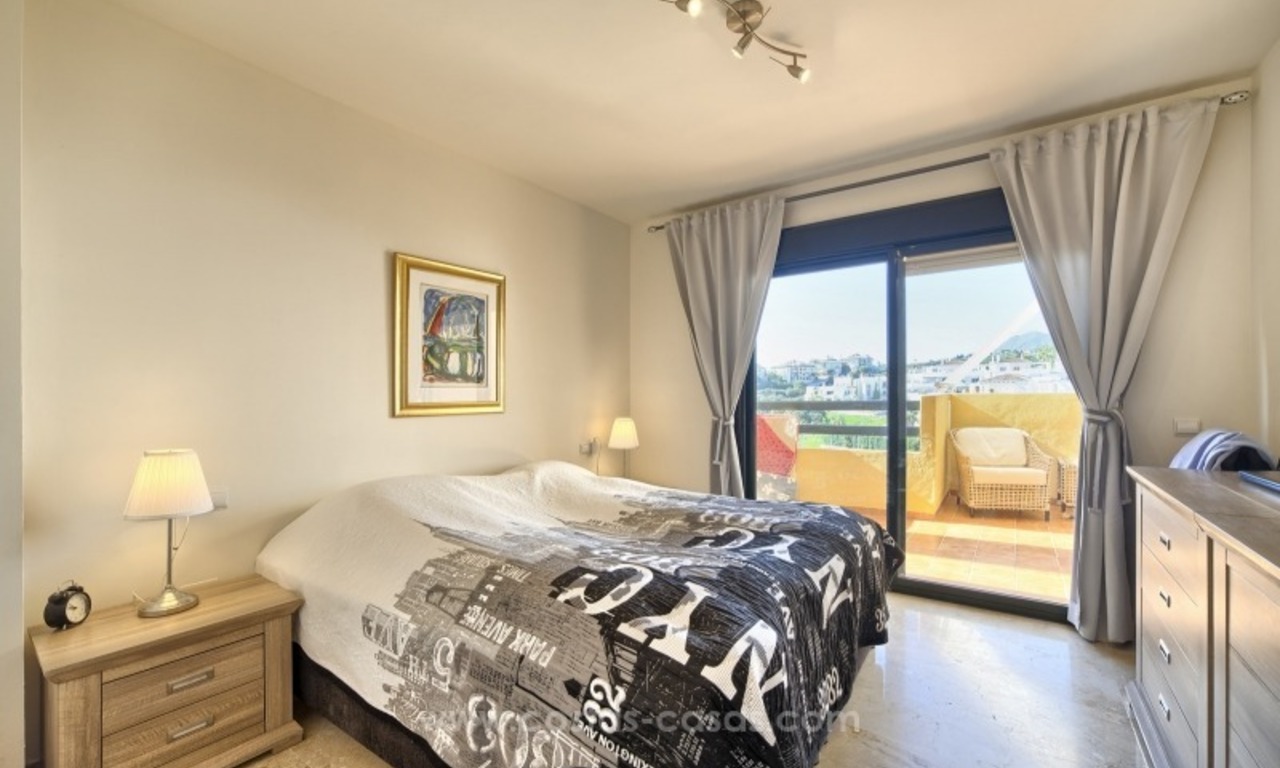 Bargain apartment for sale, New Golden Mile, Marbella - Estepona 15