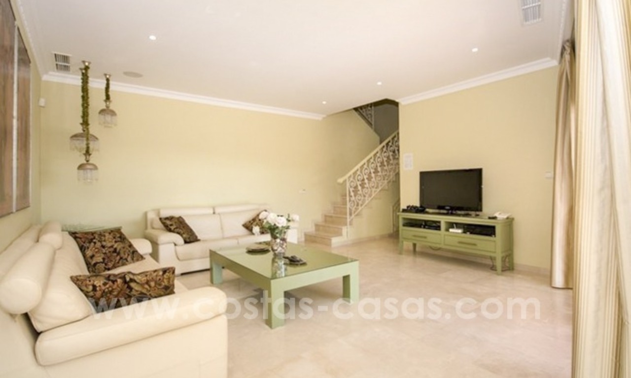 Bargain. Beautiful villa with sea and golf views for sale in Benahavís - Marbella 6