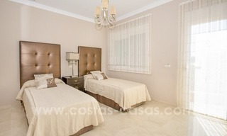 Bargain. Beautiful villa with sea and golf views for sale in Benahavís - Marbella 14