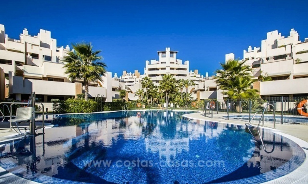 Modern Frontline Beach Penthouse apartment for sale on the New Golden Mile, Marbella - Estepona 14
