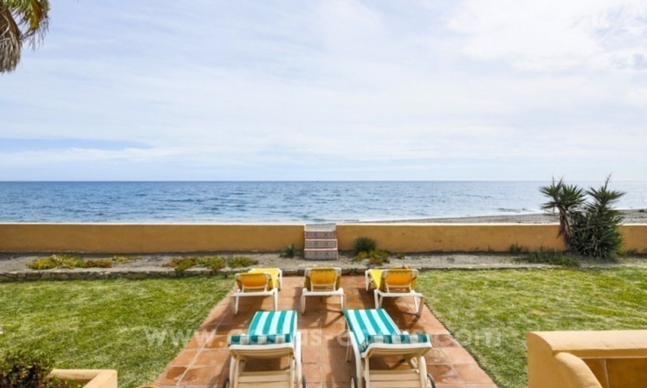 Bargain Front Line Beach Villa for sale in Estepona, Costa del Sol 3