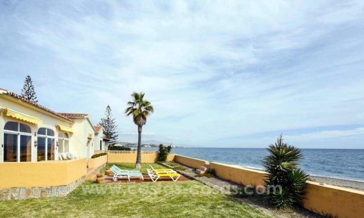 Bargain Front Line Beach Villa for sale in Estepona, Costa del Sol 4