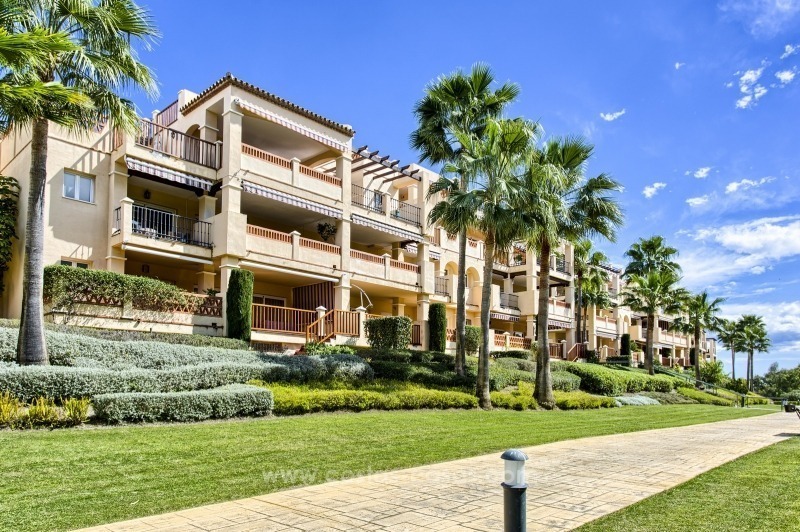 Spacious frontline golf apartment for sale in Estepona - Benahavis – Marbella