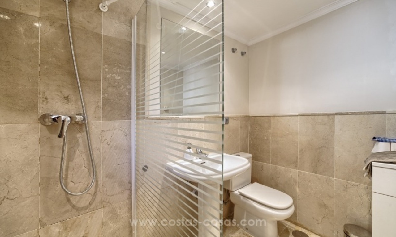 Spacious frontline golf apartment for sale in Estepona - Benahavis – Marbella 13