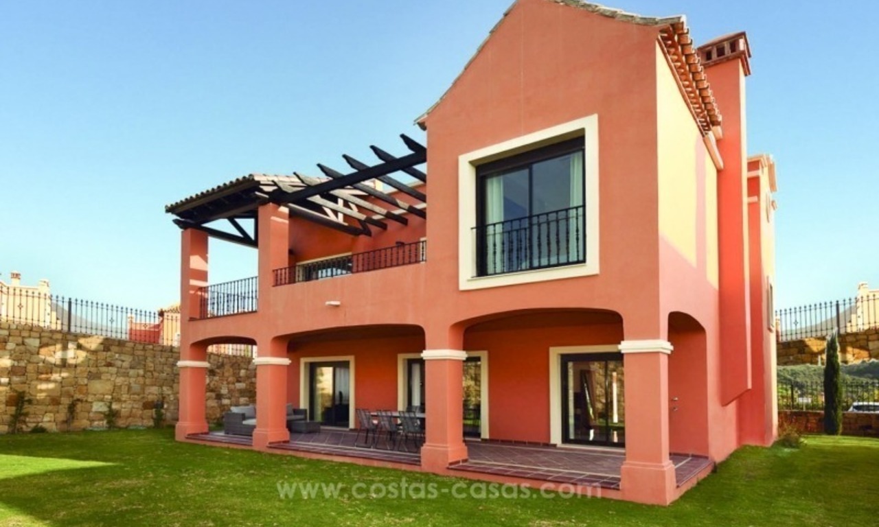 First line golf villas for sale in Estepona, Costa del Sol 3