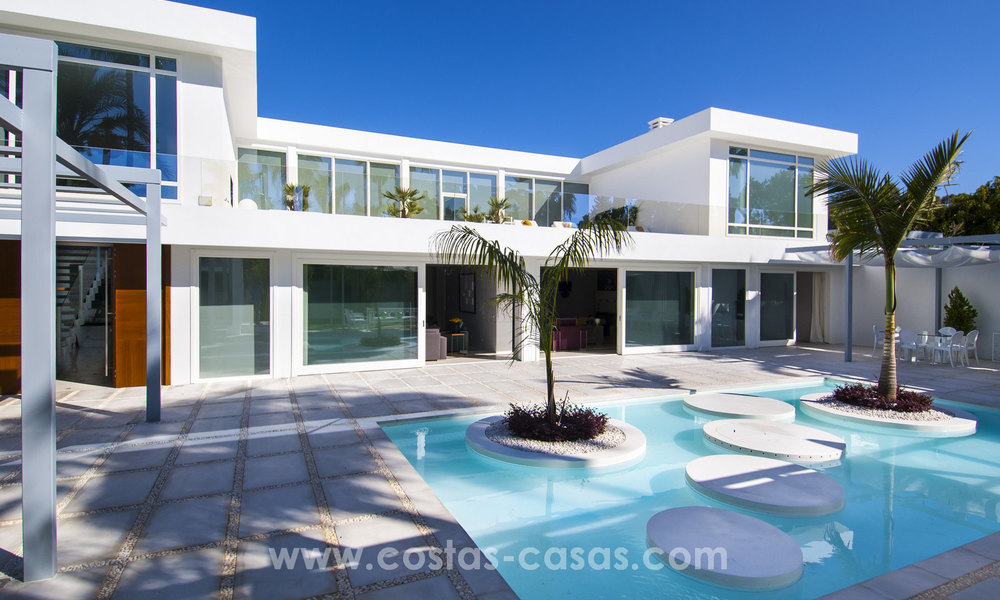 Beach Side Modern Contemporary Design Villa for sale in Guadalmina Baja, Marbella. 27670