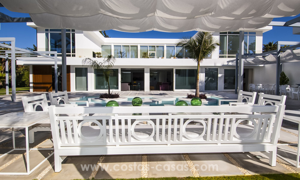 Beach Side Modern Contemporary Design Villa for sale in Guadalmina Baja, Marbella. 27674