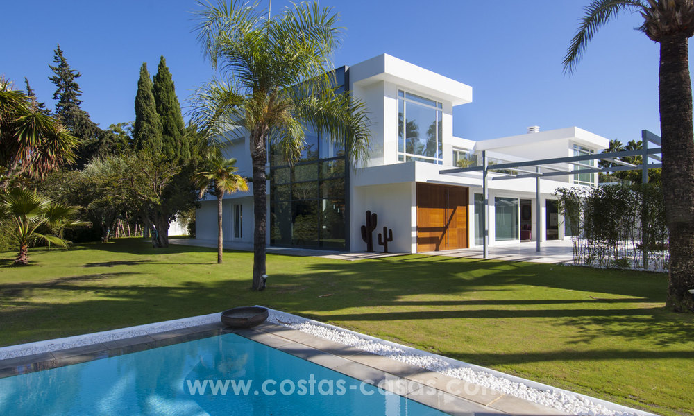 Beach Side Modern Contemporary Design Villa for sale in Guadalmina Baja, Marbella. 27676
