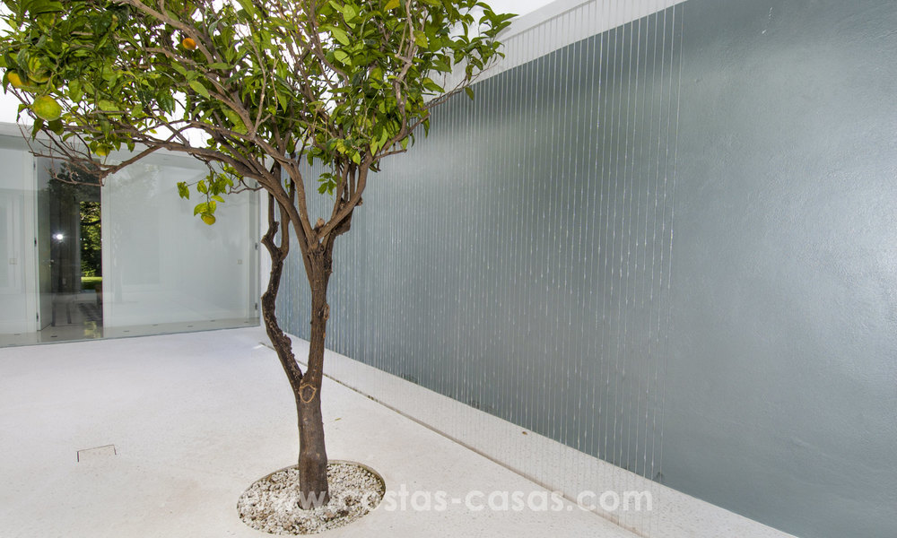 Beach Side Modern Contemporary Design Villa for sale in Guadalmina Baja, Marbella. 27686