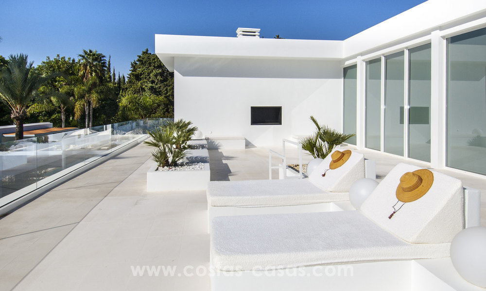 Beach Side Modern Contemporary Design Villa for sale in Guadalmina Baja, Marbella. 27705