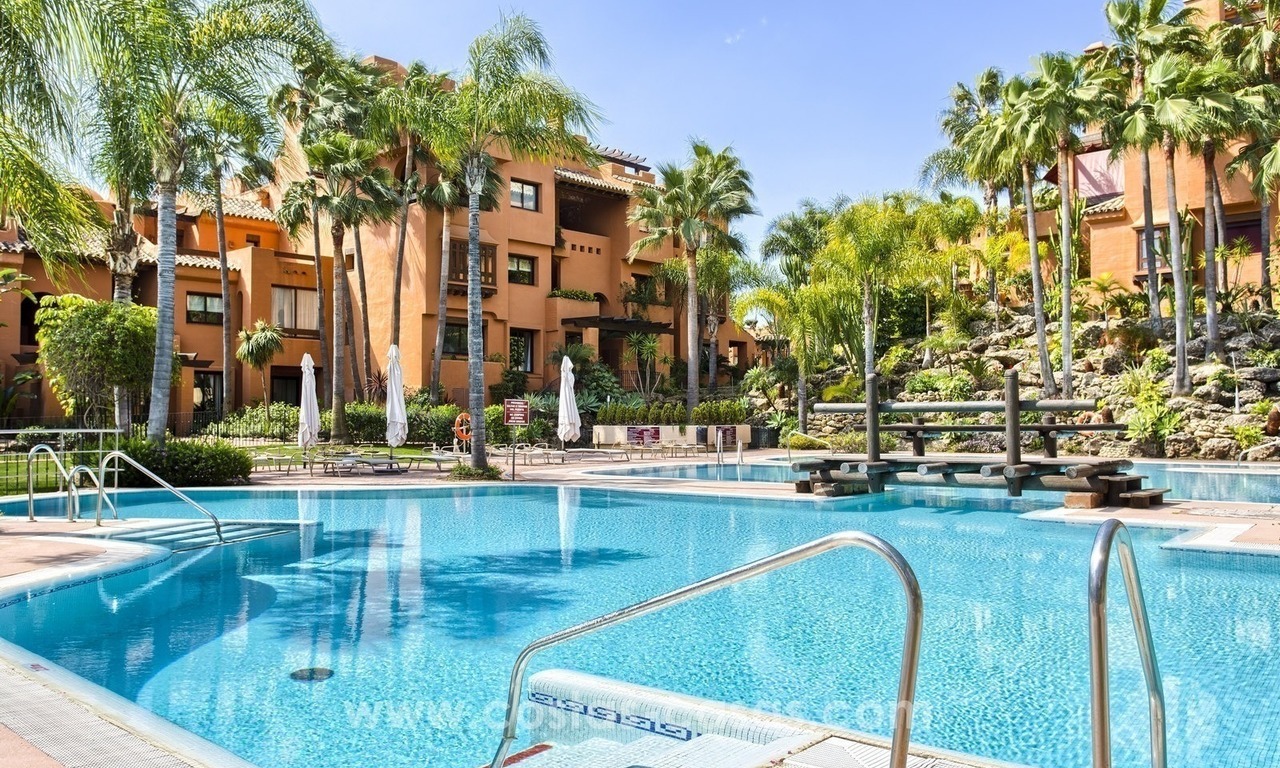 Large luxury apartment for sale close to Puerto Banus in Nueva Andalucia, Marbella 5